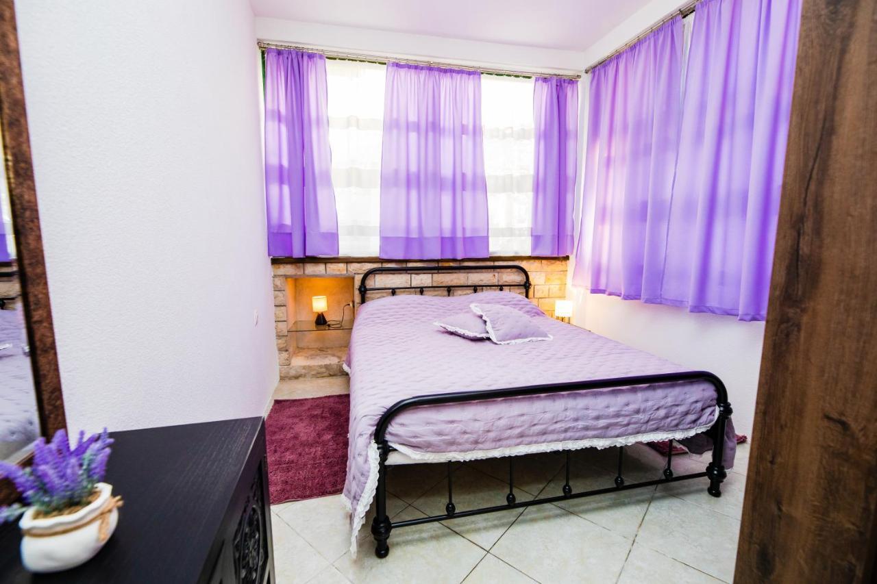 Glicinia Apartment ชิเบนิก ภายนอก รูปภาพ