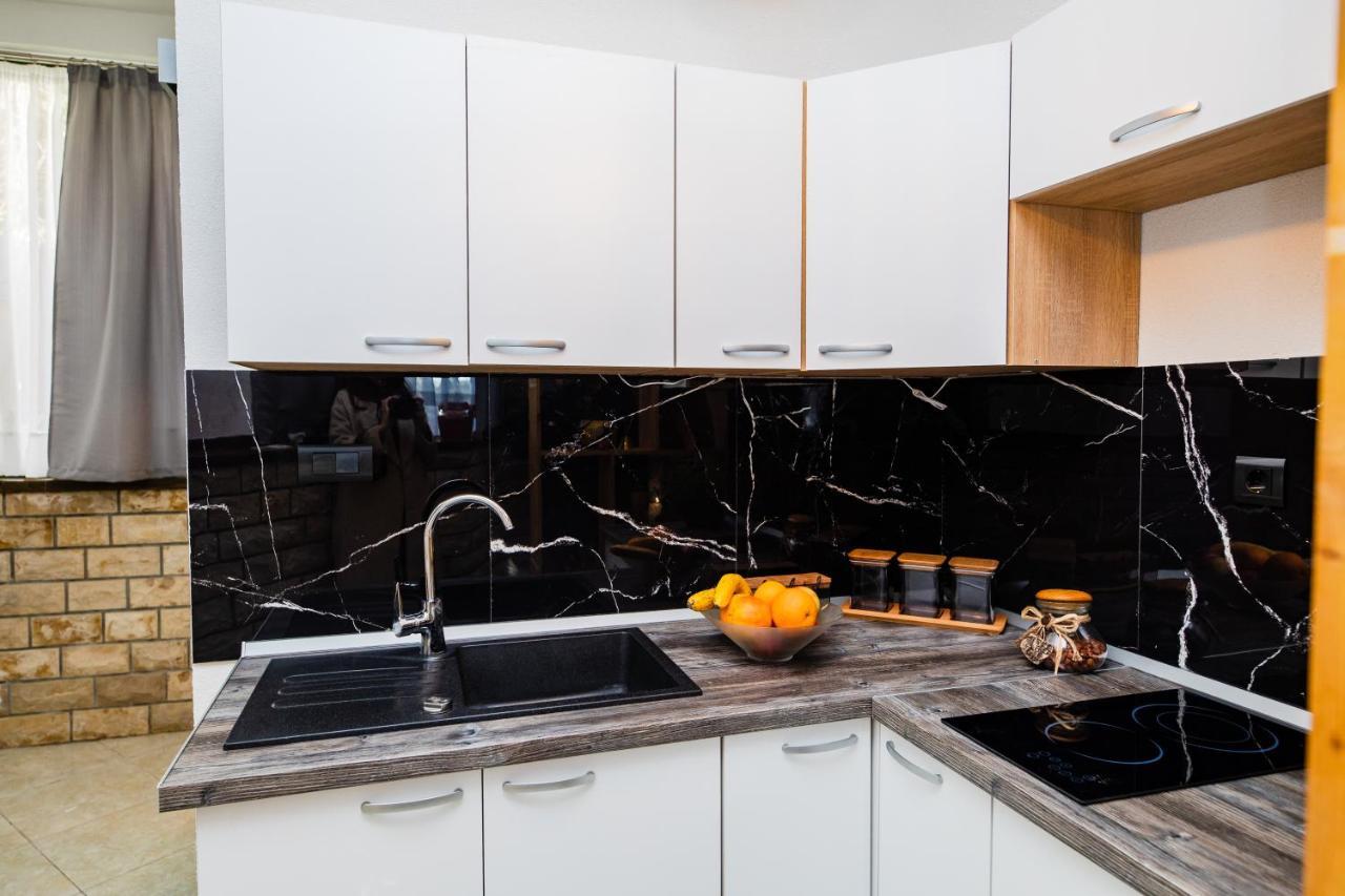 Glicinia Apartment ชิเบนิก ภายนอก รูปภาพ