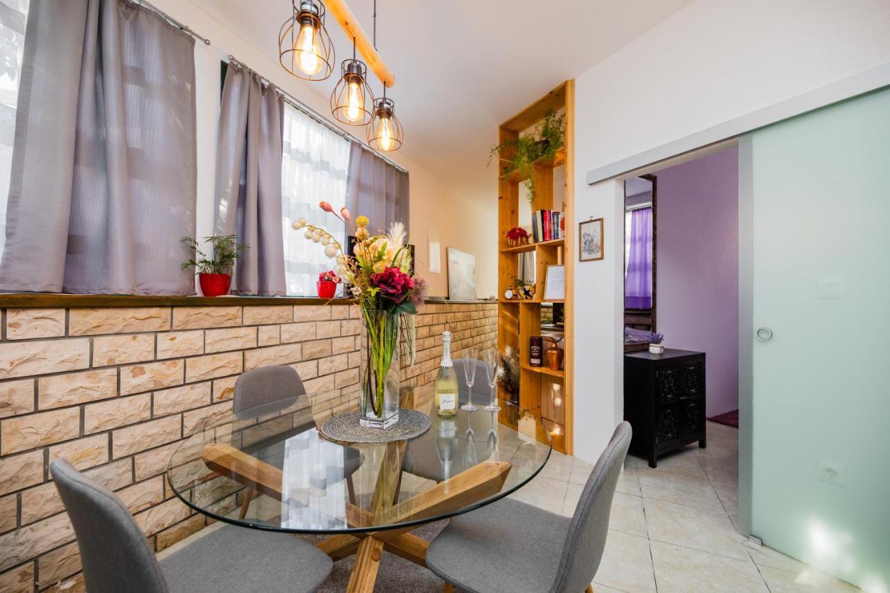 Glicinia Apartment ชิเบนิก ภายนอก รูปภาพ